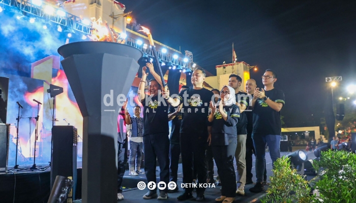 Wali Kota Surabaya Eri Cahyadi membuka Kejuaraan Multi Event Piala Wali Kota 2025 di halaman Balai Kota Surabaya.