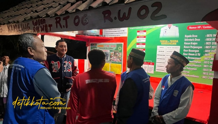 Wakil Bupati Lumajang, Yudha Adji Kusuma, saat mengikuti patroli bersama di Kecamatan Sumbersuko, Jumat malam (29/8/2025).