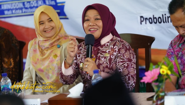 Wakil Wali Kota Probolinggo Ina Dwi Lestari membuka kegiatan sosialisasi penanggulangan bencana di Pendopo Kecamatan Kademangan, Selasa (2/9/2025).