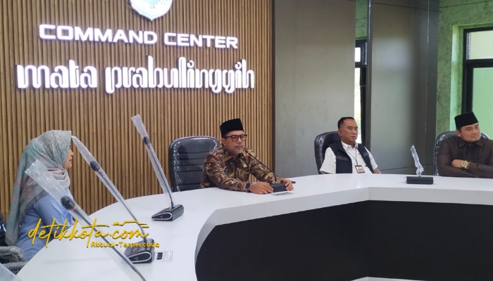 Bupati Probolinggo Gus dr. Mohammad Haris meninjau pembangunan Command Center Mata Prabulinggih di Kantor Bupati Probolinggo, Selasa (2/9/2025).