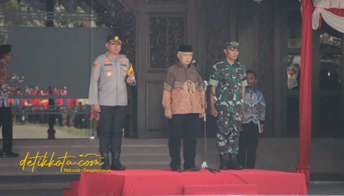 Bupati Malang Sanusi memimpin Apel Jogo Kabupaten Malang yang dirangkaikan dengan doa bersama, peringatan Maulid Nabi Muhammad SAW, dan Gerakan Pangan Murah di Pendopo Kabupaten Malang, Rabu (3/9/2025).