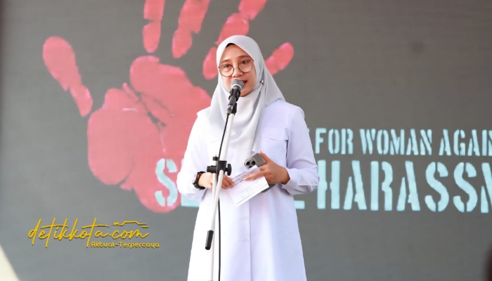 Bupati Banyuwangi Ipuk Fiestiandani menyambut pembukaan jalur tersebut dengan rasa syukur. 