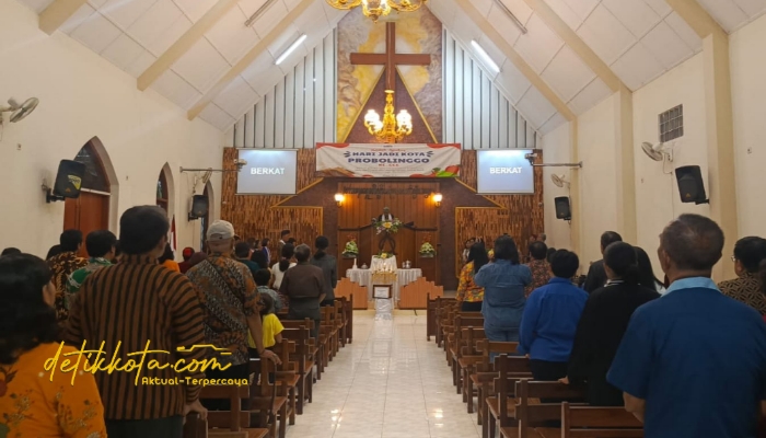 Suasana Ibadah Syukur Hari Jadi ke-666 Kota Probolinggo di GKJW Jemaat Probolinggo.