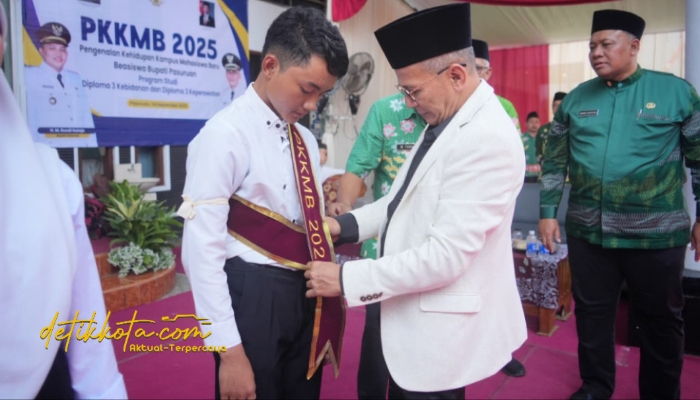 Wakil Bupati Pasuruan Gus Shobih saat membuka PKKMB Tahun Akademik 2025/2026 di Kampus Akademi Kebidanan Sakinah Pasuruan, Kamis (4/9/2025).
