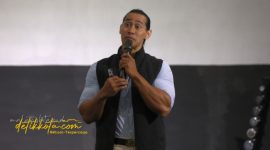 Ade Rai saat membuka seminar kesehatan di Malang Creative Center, Minggu (14/9/2025).