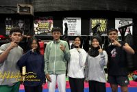 Lima atlet muaythai asal Kabupaten Probolinggo resmi diberangkatkan untuk mengikuti Kejurnas Muaythai 2025 di NTB.