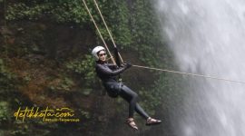 Air Terjun Jaran Goyang di Desa Guyangan, Kecamatan Krucil, Kabupaten Probolinggo.