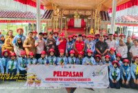 Bupati Bangkalan Lukman Hakim melepas kontingen Jumbara PMR X di Pendopo Agung Bangkalan, Selasa (16/9/2025).