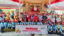 Bupati Bangkalan Lukman Hakim melepas kontingen Jumbara PMR X di Pendopo Agung Bangkalan, Selasa (16/9/2025).
