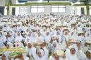 Ribuan ibu-ibu PKK membawa cowek dalam peringatan Maulid Nabi Muhammad SAW di GOR Sasana Krida Anoraga Raci Bangil, Selasa (16/9/2025).