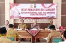 Kapolres Sumenep AKBP Rivanda, S.I.K., saat menghadiri tatap muka bersama Forkopimka, Kepala Desa, tokoh agama, dan tokoh masyarakat di Pendopo Kecamatan Ambunten, Selasa (16/9/2025).
