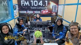 Talkshow Jelita di Radio Suara Lumajang membahas layanan terpadu bagi korban kekerasan, Rabu (17/9/2025).