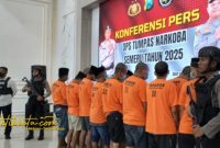 Sebanyak 19 tersangka diamankan, terdiri dari 14 pengedar dan 5 pengguna.