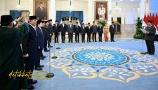Presiden Prabowo Subianto melantik dua menteri dan tiga wakil menteri Kabinet Merah Putih di Istana Negara, Jakarta, Rabu (17/9/2025). Foto: BPMI Setpres