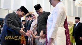 Presiden Prabowo Subianto melantik Kepala Staf Kepresidenan, Kepala LKPP, Kepala Badan Komunikasi Pemerintah, Wakil Kepala Badan Gizi Nasional, dan Penasihat Khusus Presiden di Istana Negara, Jakarta, Rabu (17/9/2025). Foto: BPMI Setpres/Cahyo