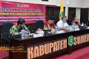 Plt Sekda Sumenep Raden Ahmad Syahwan Effendy membuka FGD Pengendalian Inflasi Daerah di Graha Arya Wiraraja.