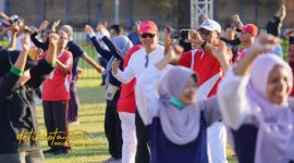 Wali Kota Probolinggo Aminuddin mengikuti senam tera bersama ASN di Stadion Bayuangga.