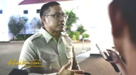 Direktur Utama (Dirut) Pertamina, Simon Aloysius Mantiri memberikan keterangannya kepada awak media di Istana Kepresidenan, Jakarta, pada Jumat, 19 September 2025. Foto: BPMI Setpres