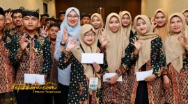 Bupati Banyuwangi Ipuk Fiestiandani menemui kafilah Banyuwangi di ajang MTQ XXXI Jawa Timur di Jember, Jumat (19/09/2025).