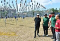 Bupati Sumenep Achmad Fauzi Wongsojudo membuka Konkurs Seni Suara Alam Burung Perkutut di Lapangan Desa Paberasan, Minggu (21/09/2025).