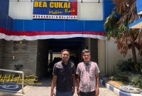 Koordinator Umum Aliansi Rakyat Bergerak (ARB) Sumenep, Moh. Faiq (Kiri).