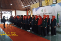Bupati Pamekasan KH. Kholilurrahman saat menghadiri pelantikan Pengurus Ikatan Dokter Indonesia (IDI) Cabang Pamekasan periode 2025–2028 di Pendopo Pamekasan, Sabtu (27/9/2025).