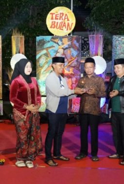 Bupati Bangkalan Buka Malam Tera’ Bulan di Universitas Trunojoyo Madura