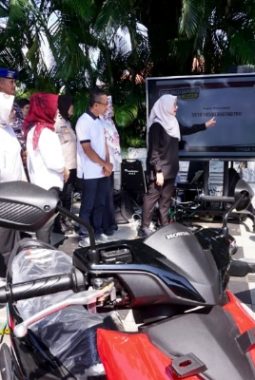 Patuh Pajak, Warga Banyuwangi Dapat Hadiah Sepeda Motor