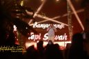 Penampilan musisi di panggung Festival Musik Tepi Sawah dengan latar hamparan sawah dan Gunung Ijen, Minggu (28/9/2025).
