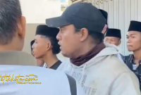 Sejumlah santri Pondok Pesantren Al-Haramain, Sampang, yang berhasil menggagalkan aksi pencurian AC, Minggu (28/9/2025).