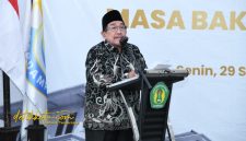 Wakil Bupati Sumenep KH. Imam Hasyim saat sambutan di pelantikan dan pengukuhan rektor masa bhakti 2025–2029 di Hotel Bhagraf, Senin (29/09/2025).