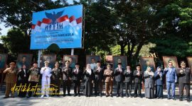 Bupati Banyuwangi Ipuk Fiestiandani memimpin upacara Hari Kesaktian Pancasila di halaman Kantor Bupati Banyuwangi, Rabu (1/10/2025).