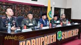 Bupati Sumenep Achmad Fauzi Wongsojudo memimpin rapat koordinasi bersama Forkopimda terkait penanganan gempa bumi di Pulau Sapudi dan Talango.