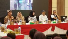 Sejumlah menteri dan pejabat tinggi negara meninjau langsung uji coba program Digitalisasi Bansos di Banyuwangi, Kamis (2/10/2025).