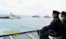 Presiden Prabowo Saksikan Demo Laut dan Sailing Pass di Teluk Jakarta