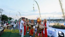 kedatangan peserta Sail to Indonesia 2025 di Pantai Marina Boom, Minggu (5/10/2025).