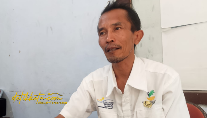 Koordinator PKH Pamekasan, Lukman Hakim, menjelaskan hasil evaluasi penghapusan 78 KPM oleh Kemensos RI, Rabu (9/10/2025).