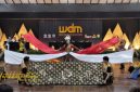 Tim Batik in Motion Kota Probolinggo berpose usai tampil dalam ajang World Dance Masters 2025 di Senayan, Jakarta.