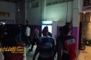 Petugas gabungan Polres Pamekasan bersama Kodim 0826 dan Satpol PP saat melaksanakan razia di sejumlah tempat hiburan dan kos-kosan, Sabtu (11/10/2025) malam.