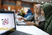 Pemkot meluncurkan pengembangan Sistem Informasi Kota Layak Anak Surabaya (SITALAS) sebagai platform satu data anak, Minggu (12/10/2025).