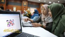 Pemkot meluncurkan pengembangan Sistem Informasi Kota Layak Anak Surabaya (SITALAS) sebagai platform satu data anak, Minggu (12/10/2025).