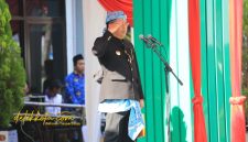 Wali Kota Probolinggo dr. Aminuddin memimpin upacara peringatan Hari Jadi ke-80 Provinsi Jawa Timur di halaman Kantor Wali Kota, Senin (13/10/2025).