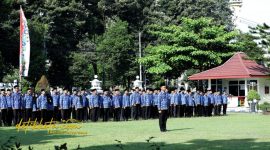 Upacara Peringatan Hari Jadi ke-80 Provinsi Jawa Timur di halaman Kantor Bupati Lumajang, Senin (13/10/2025).