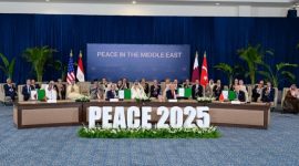 Presiden Republik Indonesia Prabowo Subianto menghadiri Konferensi Tingkat Tinggi (KTT) Perdamaian Sharm El-Sheikh di International Congress Centre, Sharm El-Sheikh, Republik Arab Mesir, Senin (13/10/2025). Foto: BPMI Setpres/Muchlis Jr