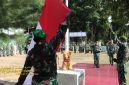 Dandim 0827/Sumenep Letkol Arm Bendi Wibisono memimpin upacara bendera rutin tanggal 17 di Lapangan Makodim Sumenep, Jumat (17/10/2025).