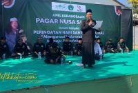 Ketua PC PSNU Pagar Nusa Sumenep KH Abdul Muiz memimpin Gelar Pasukan Siaga Bela Kiai dan Latihan Gabungan di Ponpes Mathaliul Anwar Pangarangan, Ahad (19/10/2025).