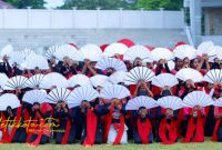 Penari Gandrung Sewu saat latihan di Stadion Diponegoro, Sabtu (18/10/2025).