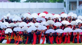 Penari Gandrung Sewu saat latihan di Stadion Diponegoro, Sabtu (18/10/2025).