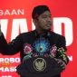 Bupati Sumenep Achmad Fauzi Wongsojudo saat menyampaikan kebijakan penggunaan pakaian santri bagi ASN dalam rangka peringatan Hari Santri Nasional 2025, Senin (20/10/2025).