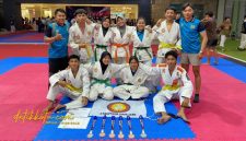 Tim Ju-Jitsu Kabupaten Lumajang berpose usai meraih enam medali pada ajang Unesa Open XIX Southeast Asia 2025 di Surabaya.